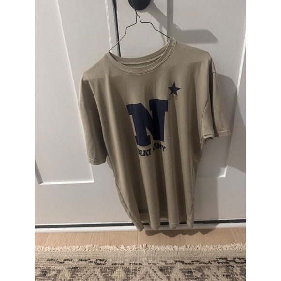 Under Armour Navy Beat Army Graphic T Shirt Mens Tan Short Sleeve Tee - Picture 2 of 5